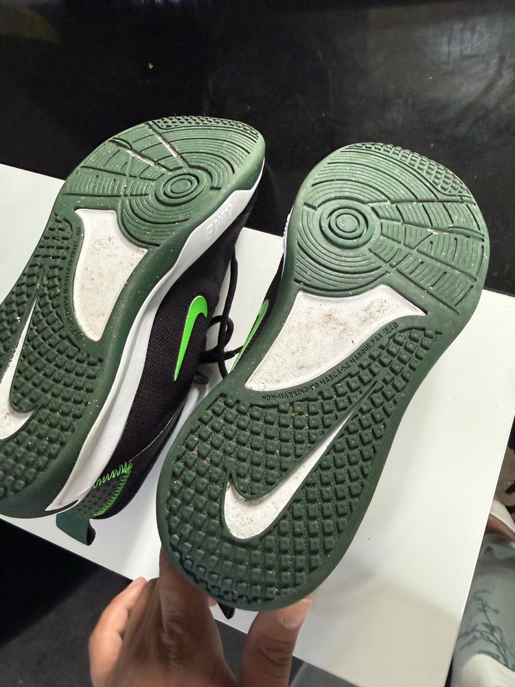 Nike Nike Black And Green Sneakers product image