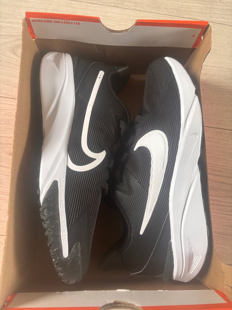 Nike star runner 4 (NN GS) Black And White