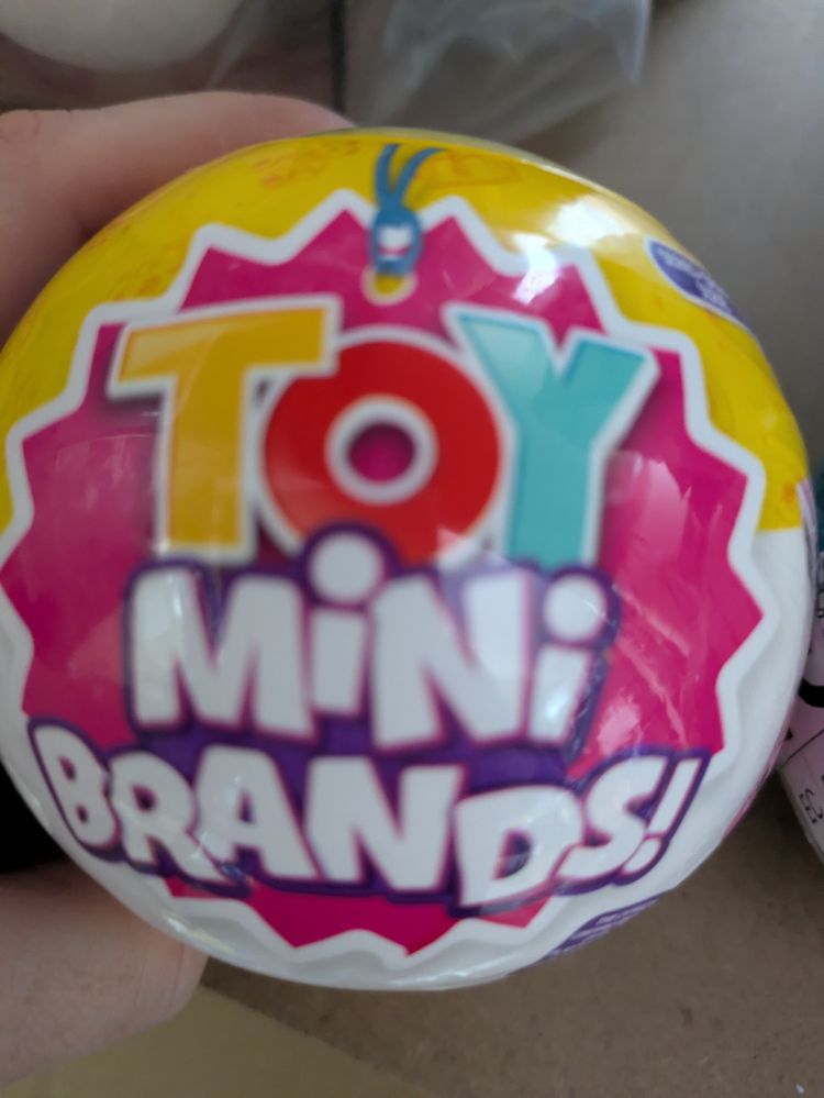 Toy Mini Brands Ball