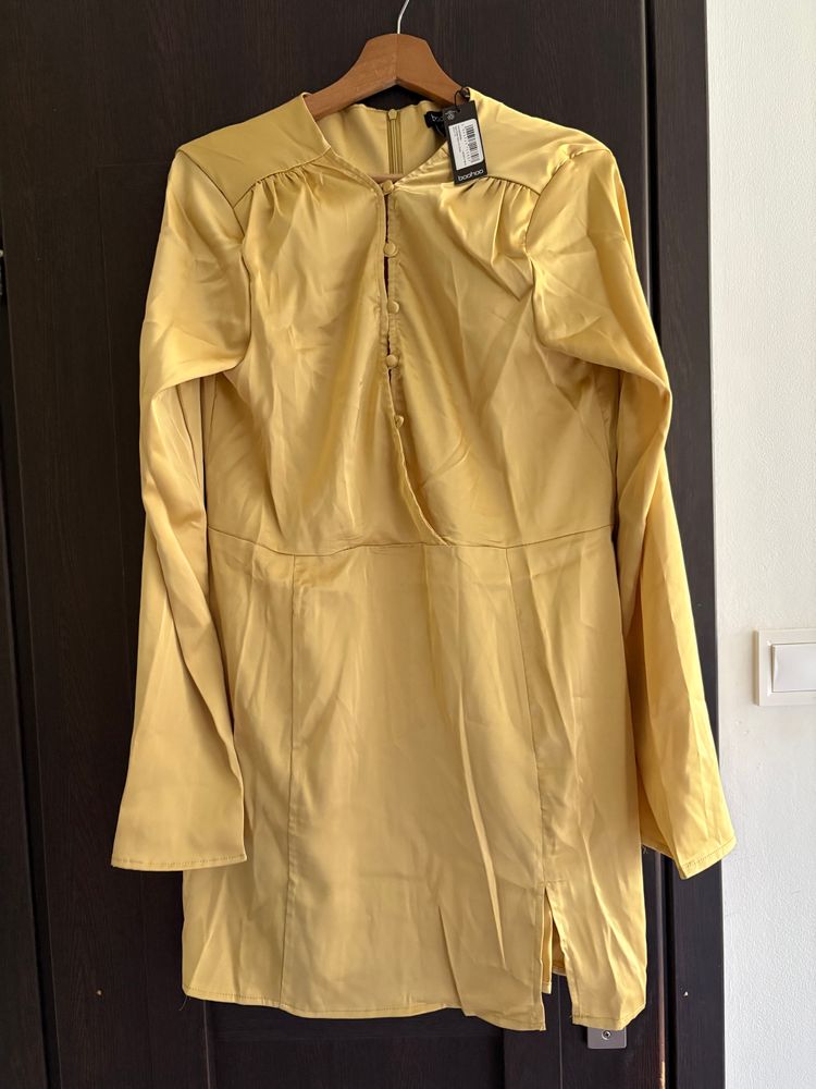 Boohoo Krótka sukienka musztardowa  product image