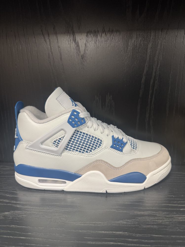 BRAND NEW - Jordan 4 Retro, Military Blue (2024) 