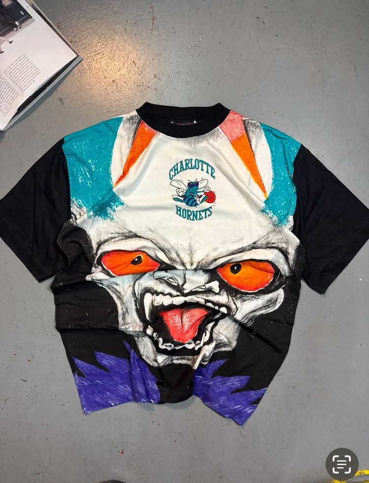 Charlotte Hornets Graphic T-Shirt