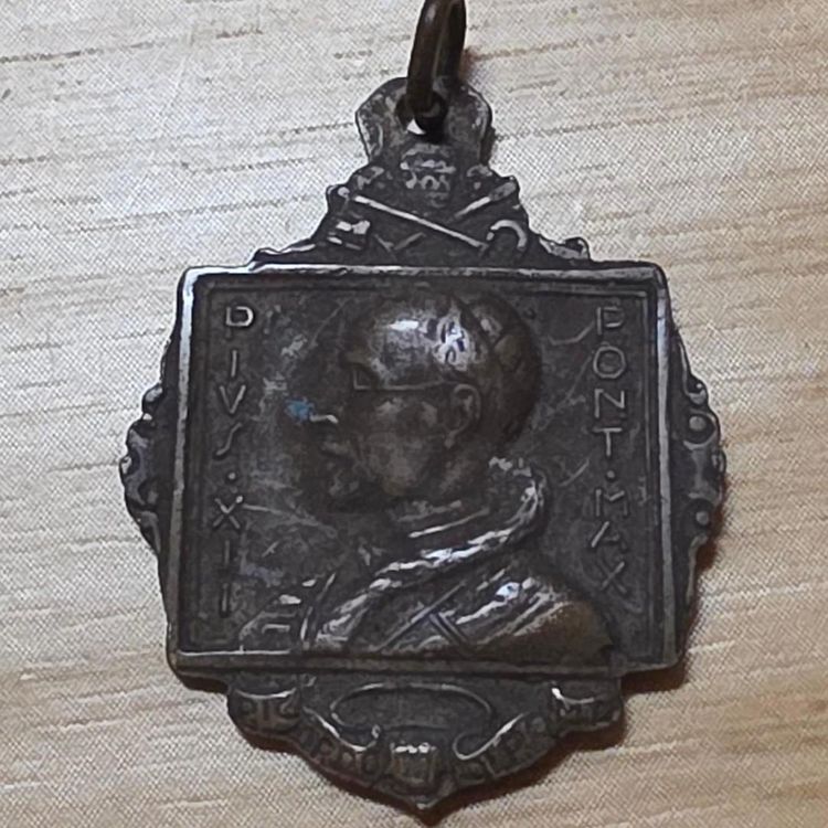 Religious Pendant Medal absolutely gorgeous  image 3