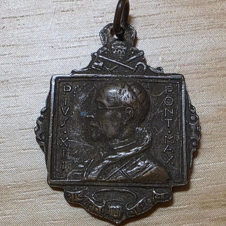 Religious Pendant Medal absolutely gorgeous  image 4