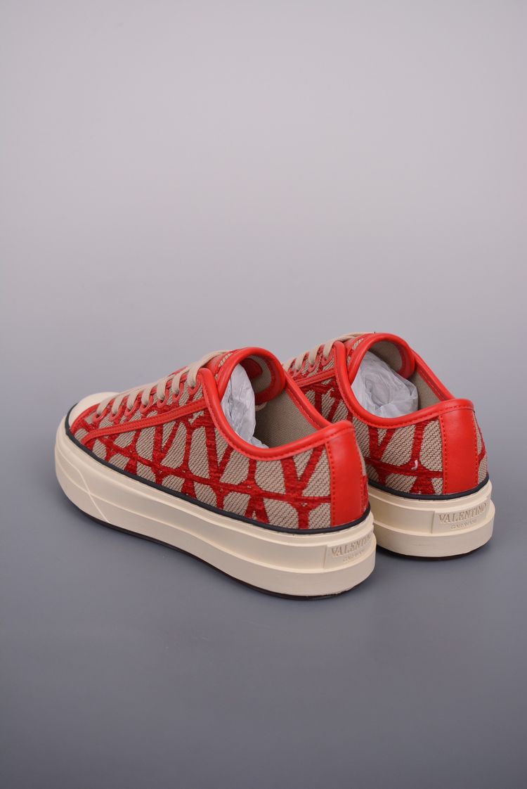 Valentino Garavani Low-Top Sneakers image 8