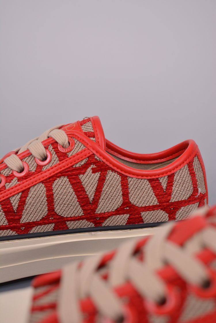 Valentino Garavani Low-Top Sneakers image 6