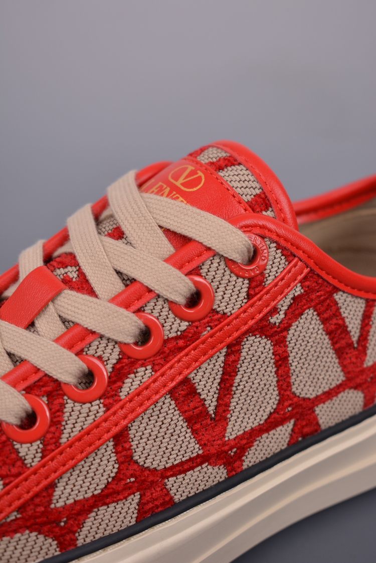 Valentino Garavani Low-Top Sneakers image 5