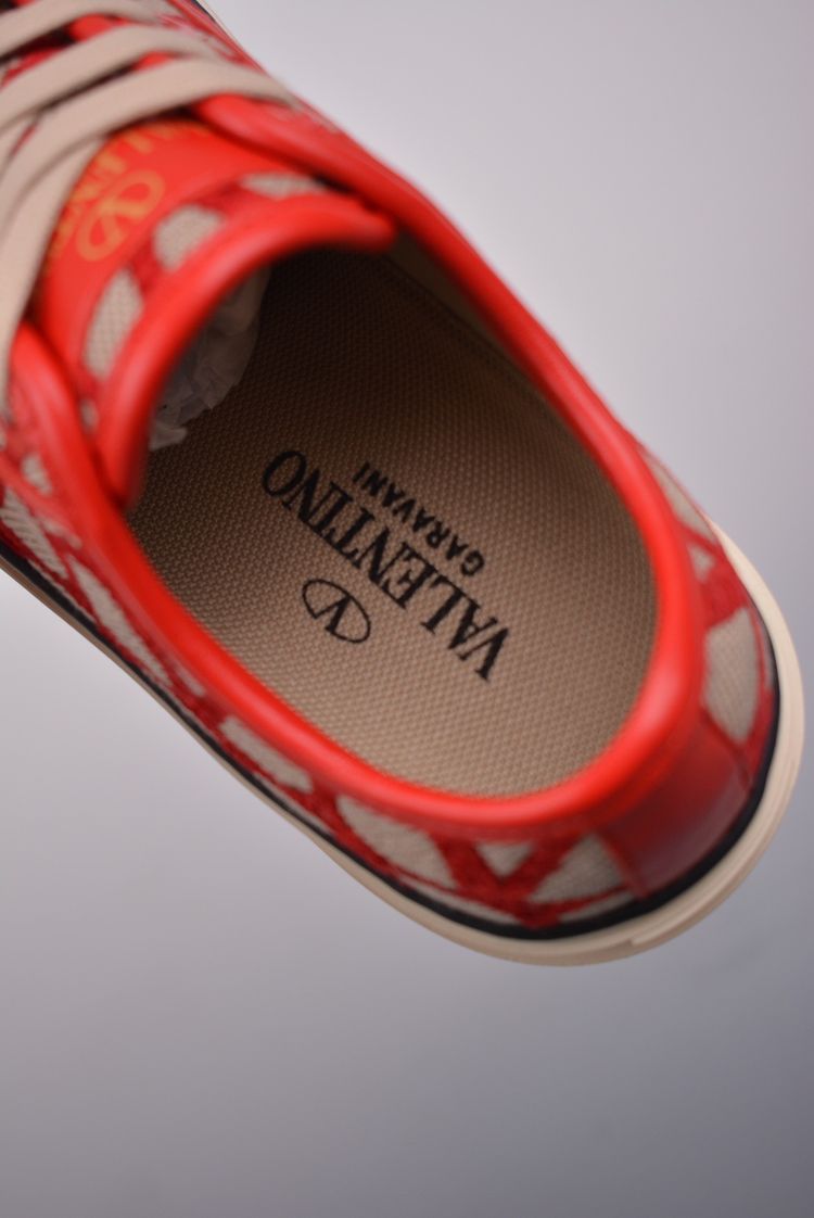 Valentino Garavani Low-Top Sneakers image 7