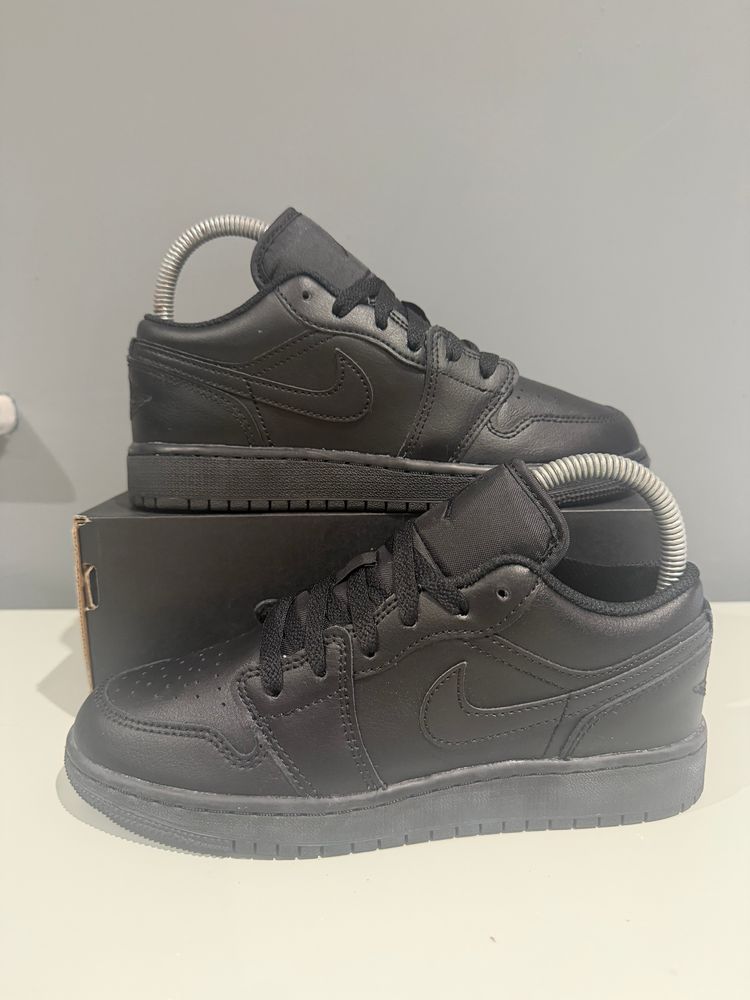 Jordan 1 Low Triple Black UK 3.5 