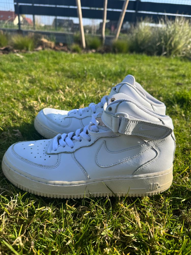 Nike Nike White High-Top Sneakers product image