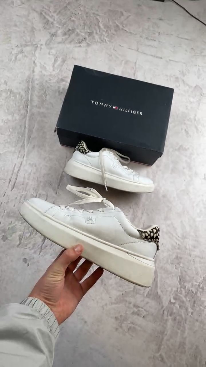 Tommy Hilfiger Sneakers image 1