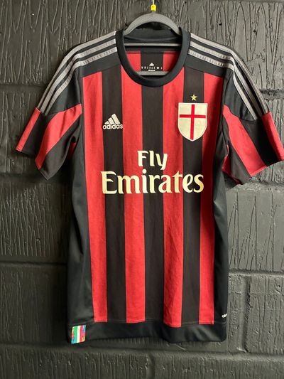 AC Milan 2015/16 Home Shirt - Medium