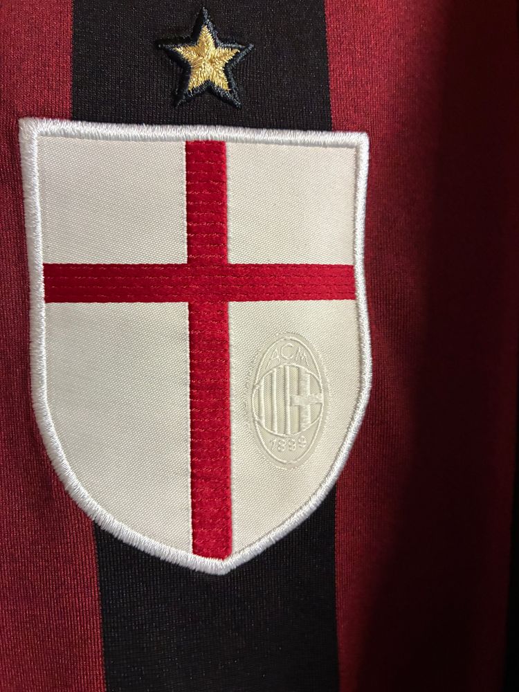 AC Milan 2015/16 Home Shirt - Medium  image 4