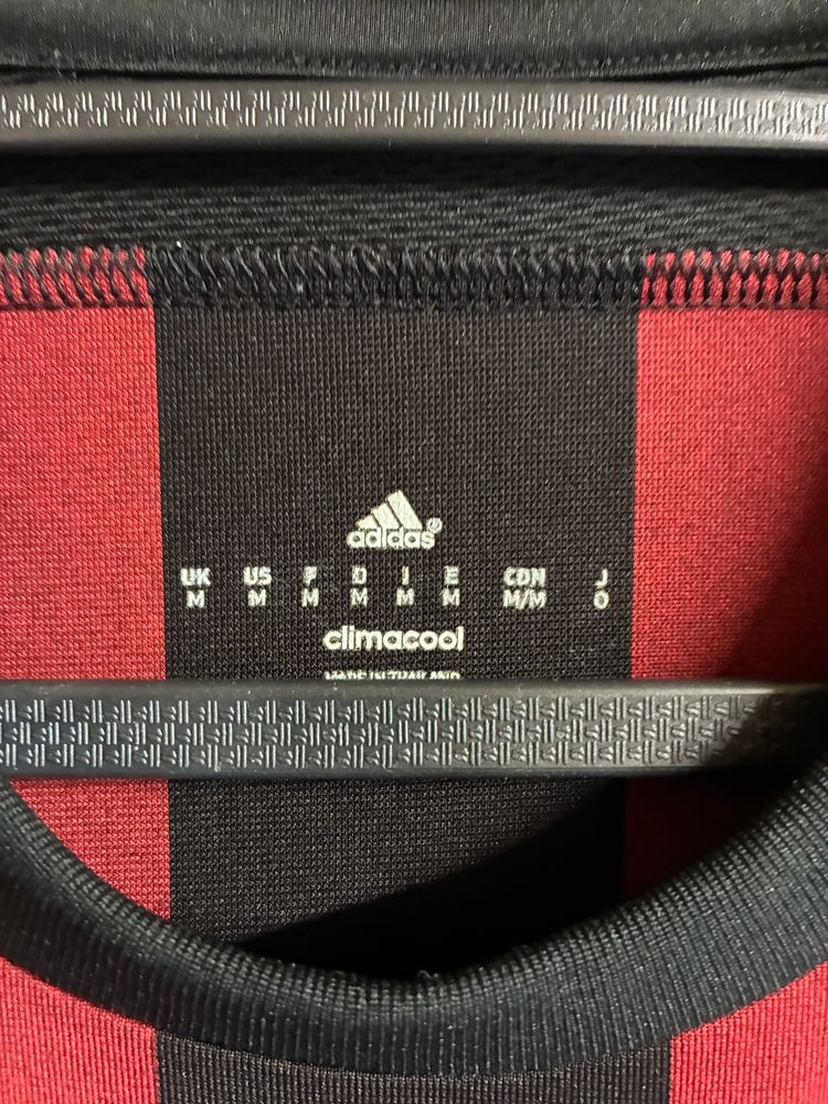 AC Milan 2015/16 Home Shirt - Medium  image 5