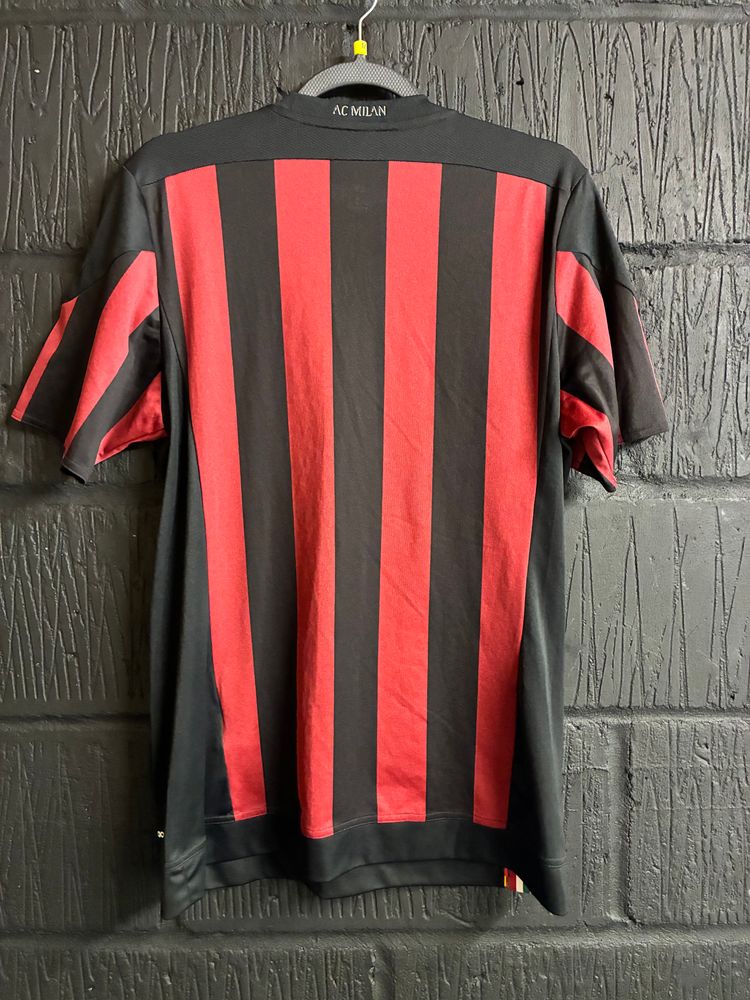 AC Milan 2015/16 Home Shirt - Medium  image 2