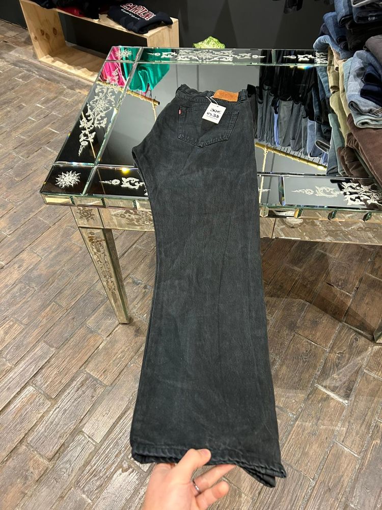 Levi's black jeans 2