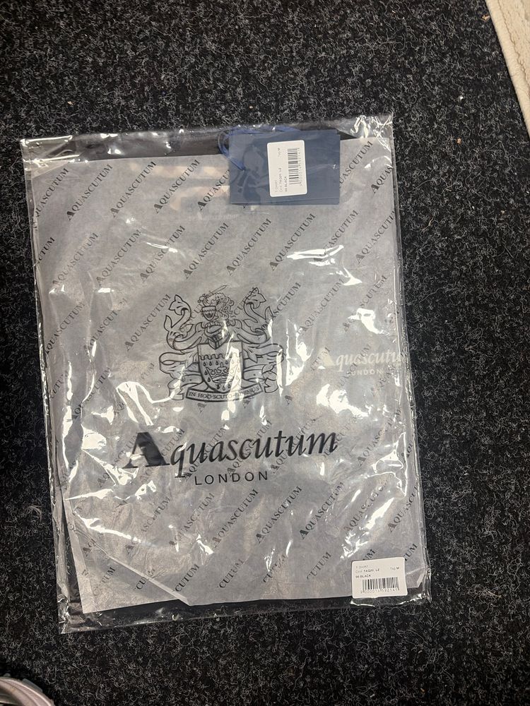 (25) taq20 BLACK Aquascutum London  In Packaging