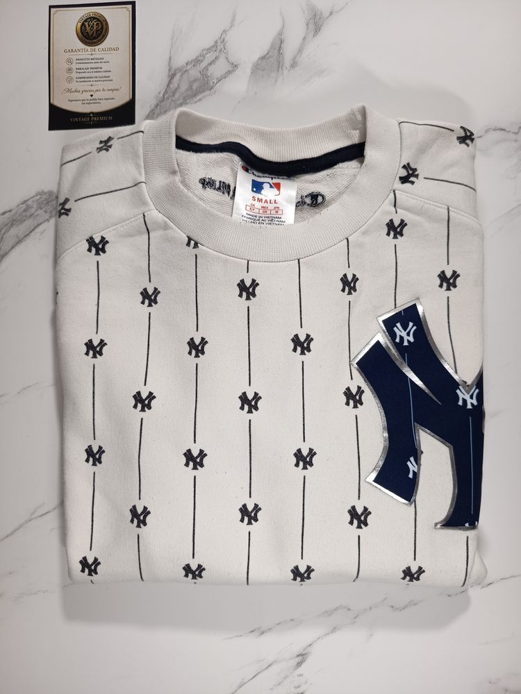 Champion X Mlb New York Yankees Sweatshirt image 9