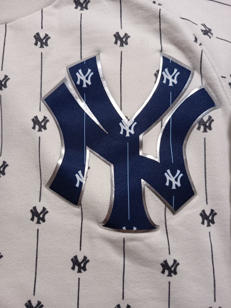 Champion X Mlb New York Yankees Sweatshirt image 5