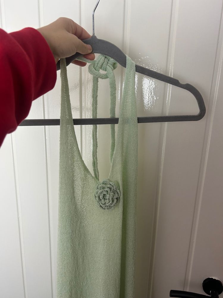 Immagine di light green sleeveless dress with floral details 2