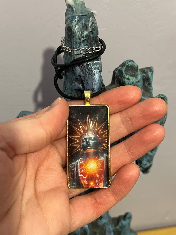 BRAND NEW UNIQUE GLASS NECKLACE HANDMADE