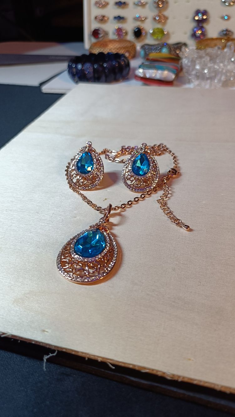 Blue Stone Necklace And Earrings Set 9
