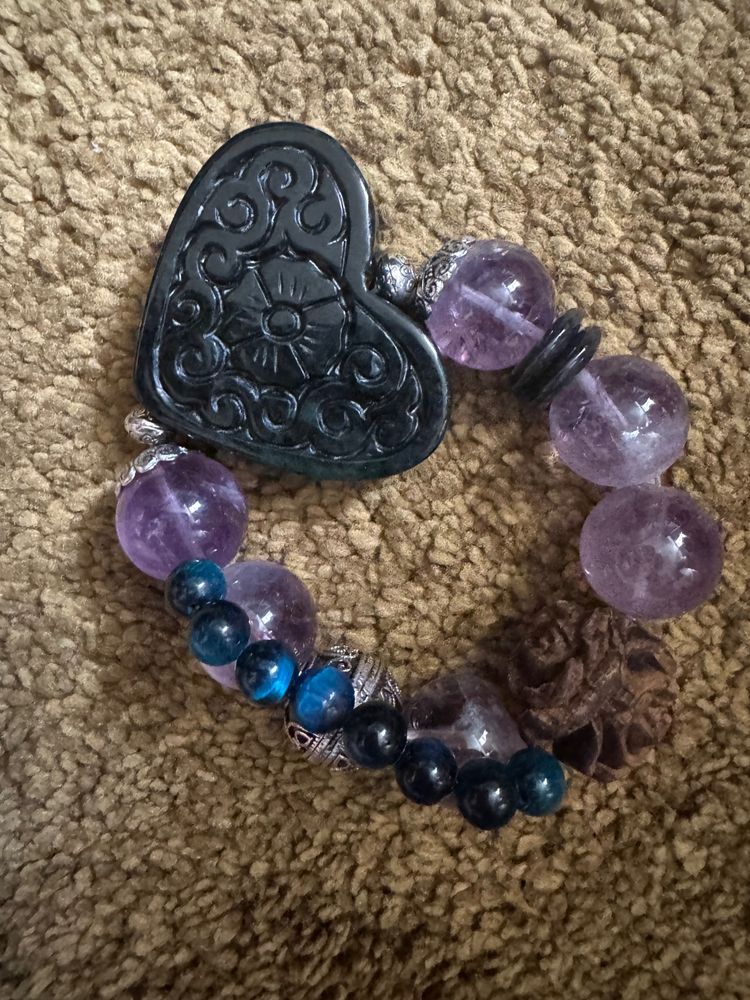 jadeite Beaded Bracelet With Heart Pendant image 1