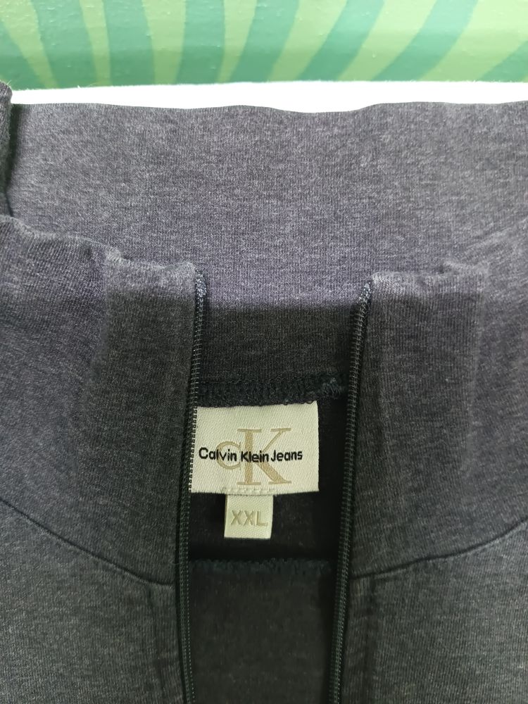 Immagine di Calvin Klein Jeans Men'S Grey Quarter-Zip Sweatshirt 1