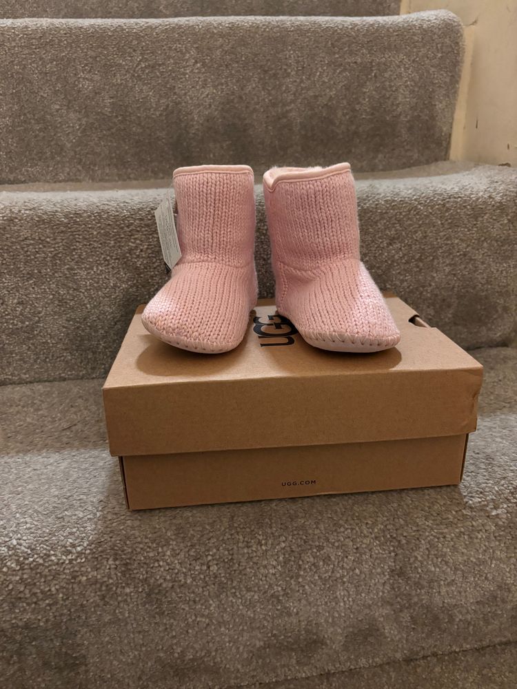 Pure UGG knitted boots size 4c 4