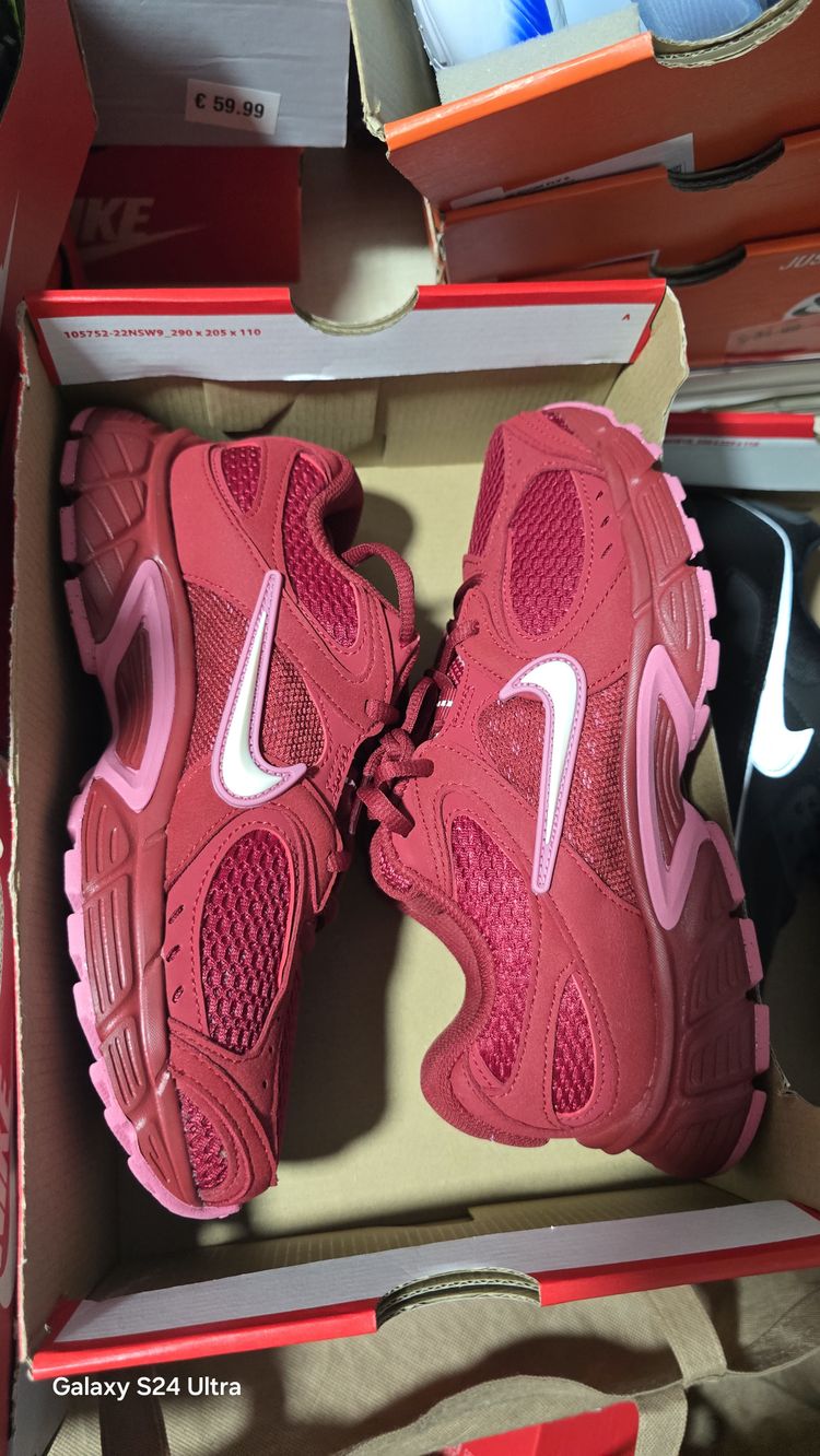 Nike Women'S Red Running Shoes image 1