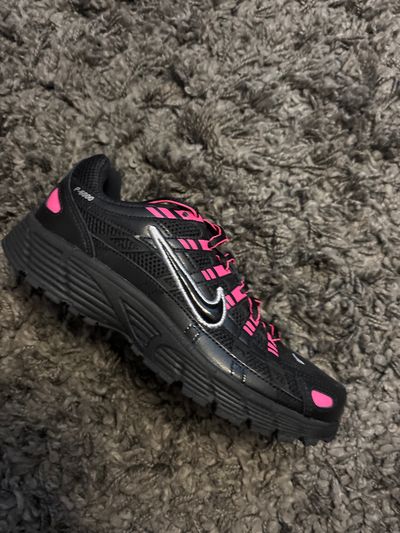 Nike black and pink sneakers
