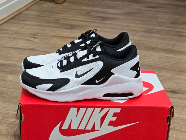 Nike Air Max Bolt Women'S Sneakers Women's Nike Air Max Bolt, black and white, size 6