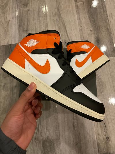 Nike Air Jordan 1 Mid