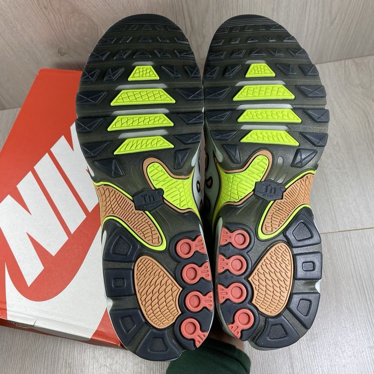 Size 9 - Nike Air Max Plus TN Trainers Light Silver Grey Volt FD4290-009 image 5