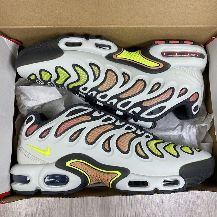 Size 9 - Nike Air Max Plus TN Trainers Light Silver Grey Volt FD4290-009 image 1