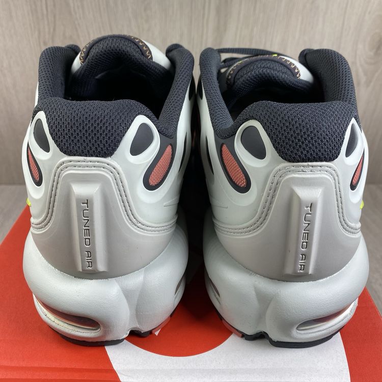 Size 9 - Nike Air Max Plus TN Trainers Light Silver Grey Volt FD4290-009 image 4