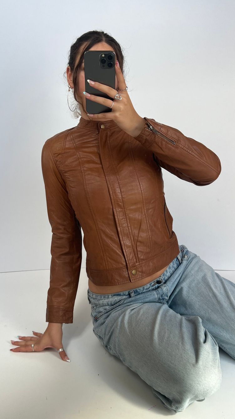 00s brown leather jacket- size M image 2