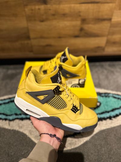 Nike Air Jordan 4 “Lightning” U.K. 11