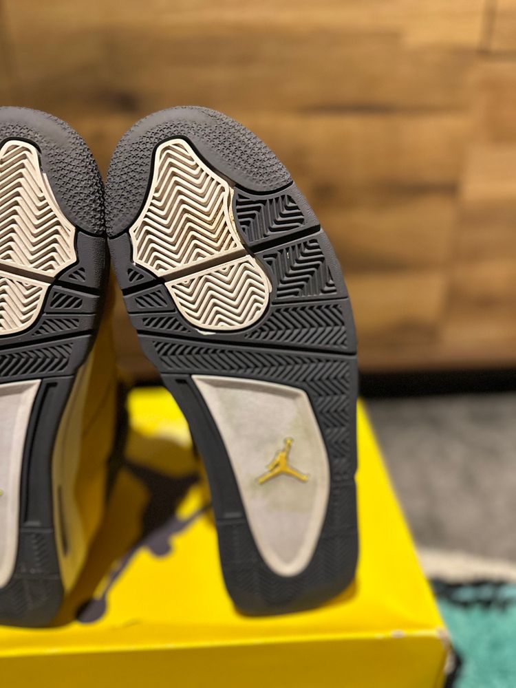 Nike Air Jordan 4 “Lightning” U.K. 11 obraz 5