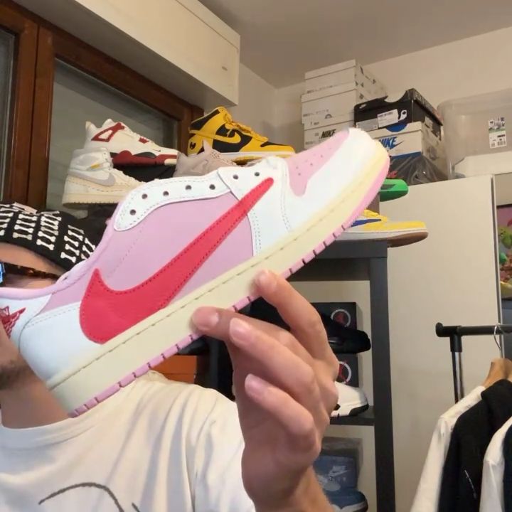 Jordan Jordan 1 Low travis SHY PINK size 45 product image