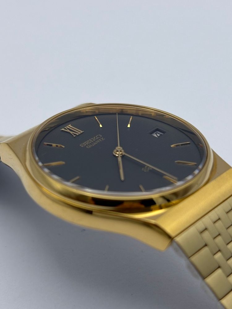 Immagine di Seiko Quartz Gold-Tone Wristwatch 3