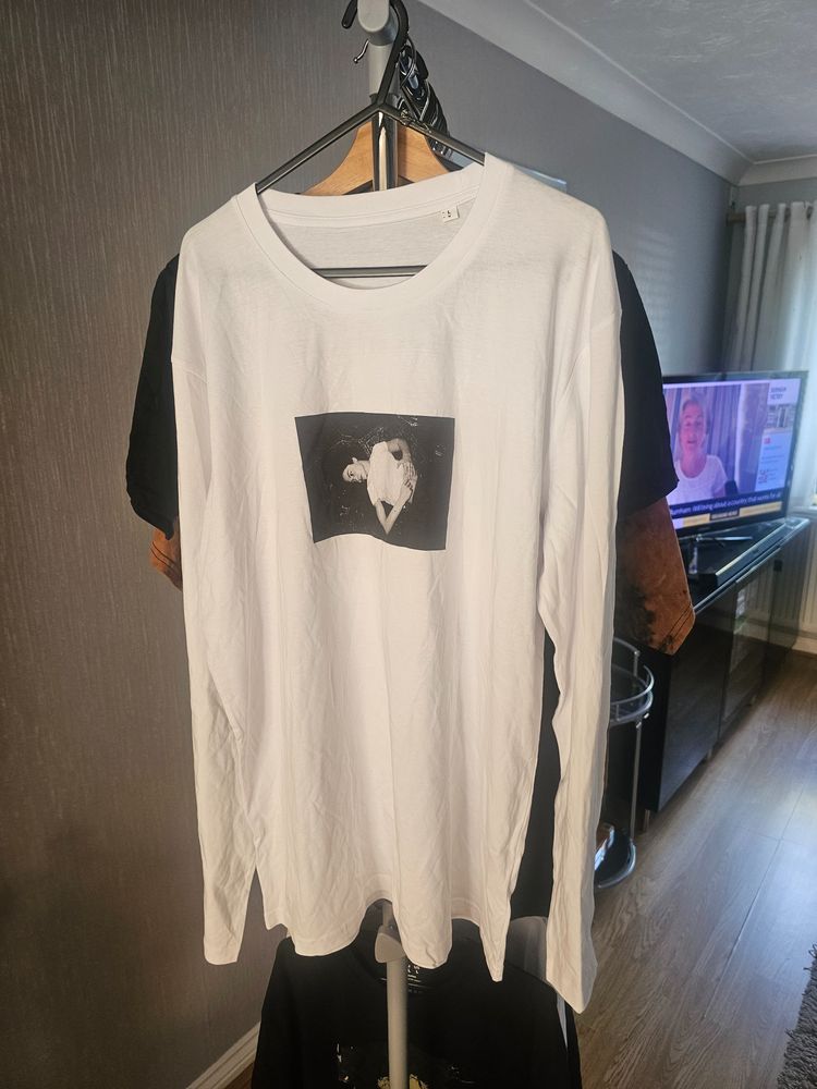 White Long Sleeve Shirt With Graphic Print