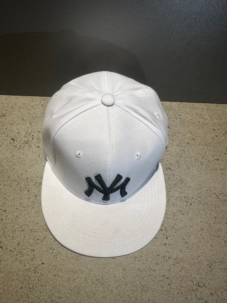 White Baseball Cap With Black Ny Logo 7