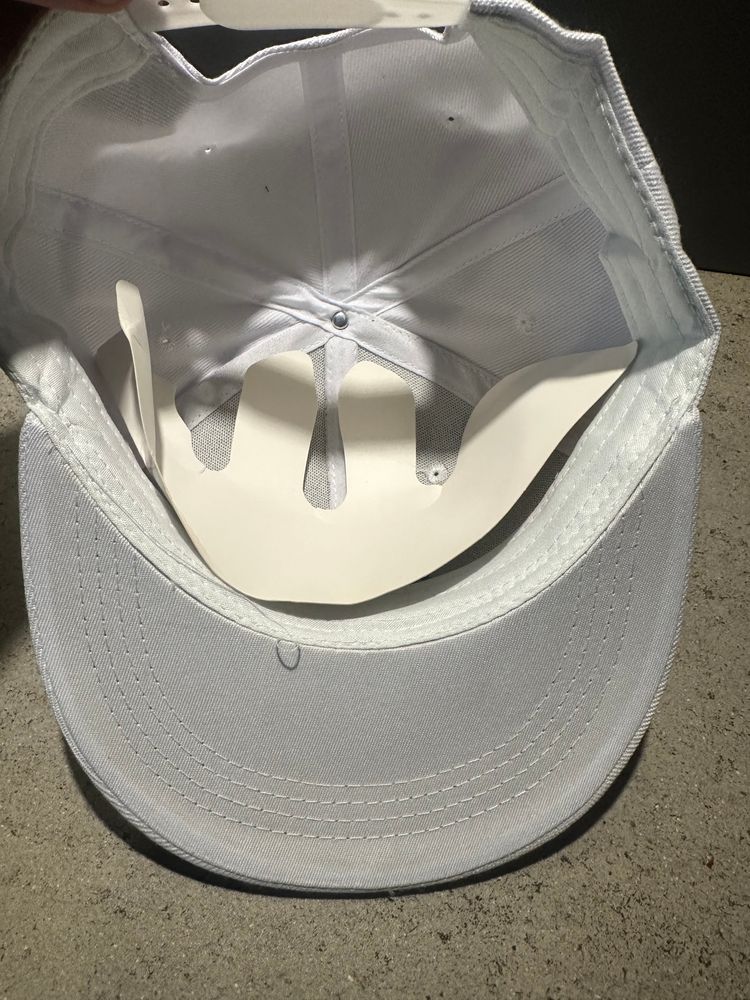 White Baseball Cap With Black Ny Logo 9
