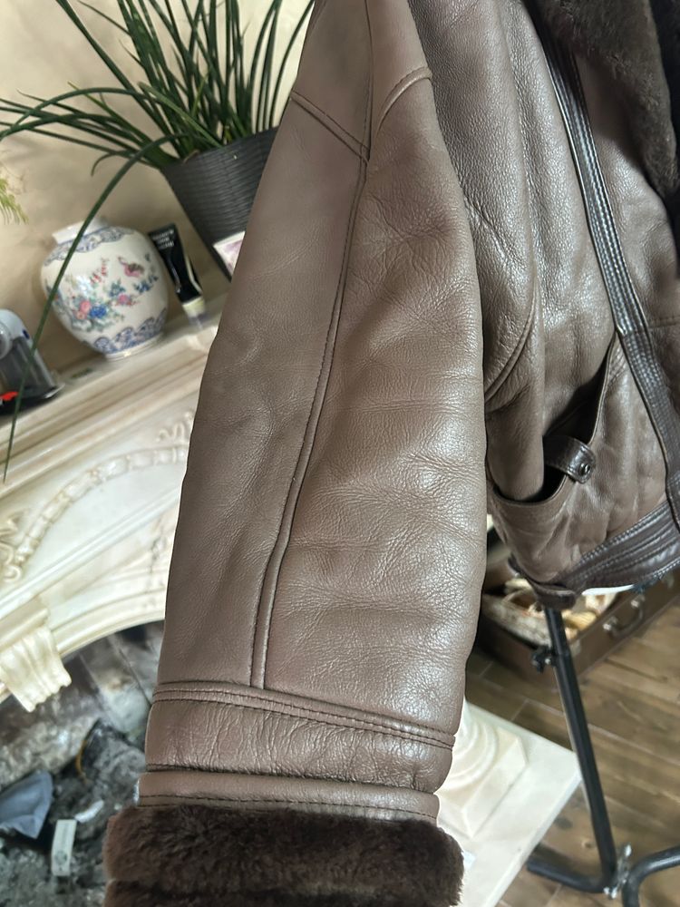 Brown Leather Shearling Jacket imagen 9