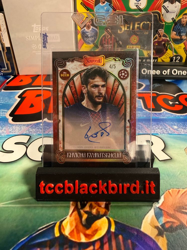 Prezzo trattabile - 2025-26 Topps Deco ucc Khvicha Kvaratskhelia Auto 4/5 Nouveau Red PSG SSP