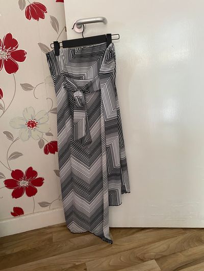 Blu heaven black and white geometric patterned skirt
