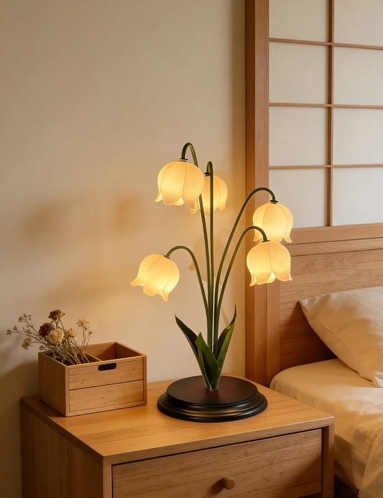 Flower-Shaped Table Lamp 3