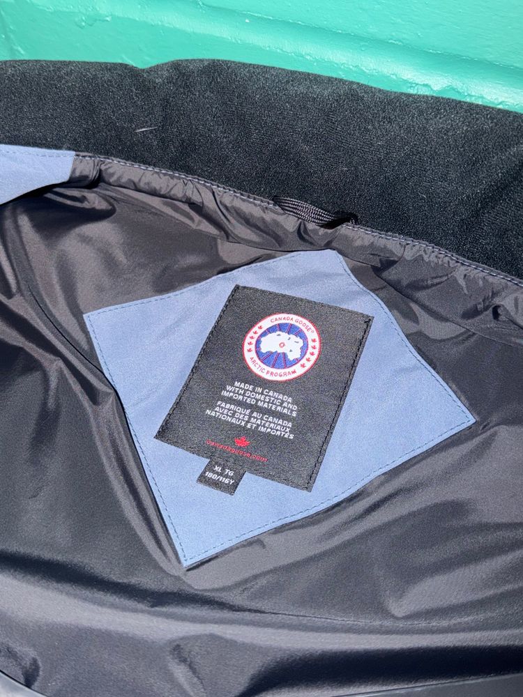 Canada Goose Sleeveless Padded Vest 7