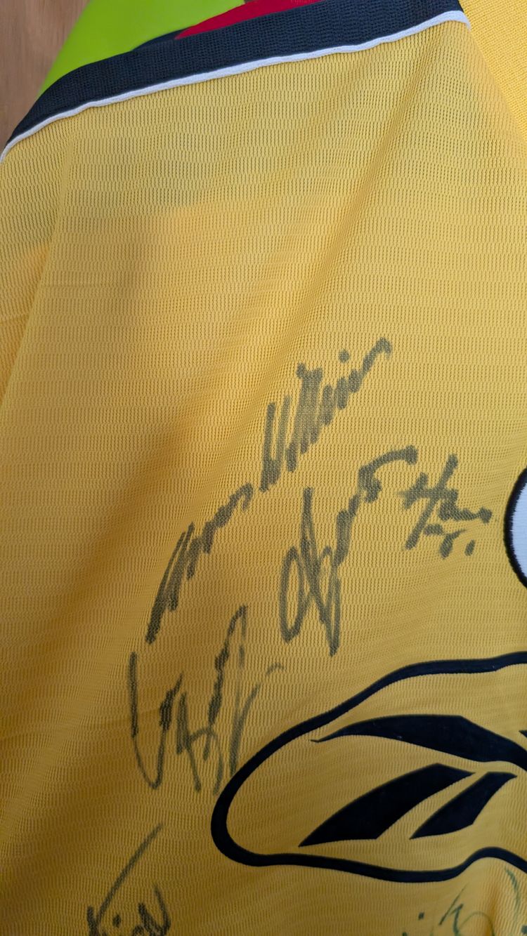 Bolton Wanderers  1998-1999 away Yellow signed obraz 3